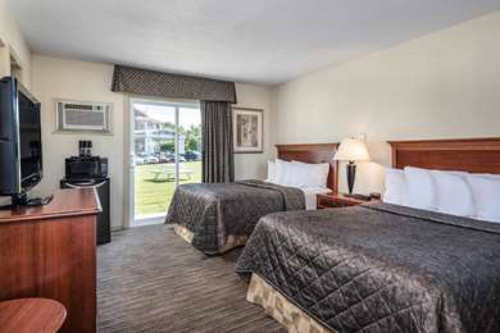 TRAVELODGE BY WYNDHAM GANANOQUE 8