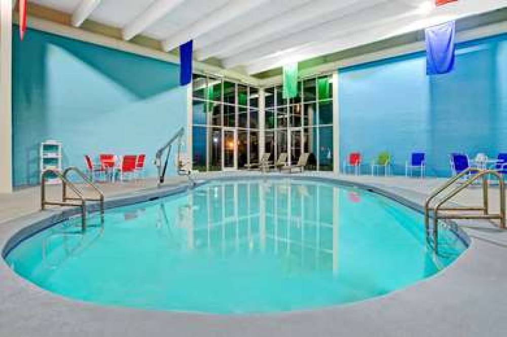 Travelodge By Wyndham, Iowa City 2