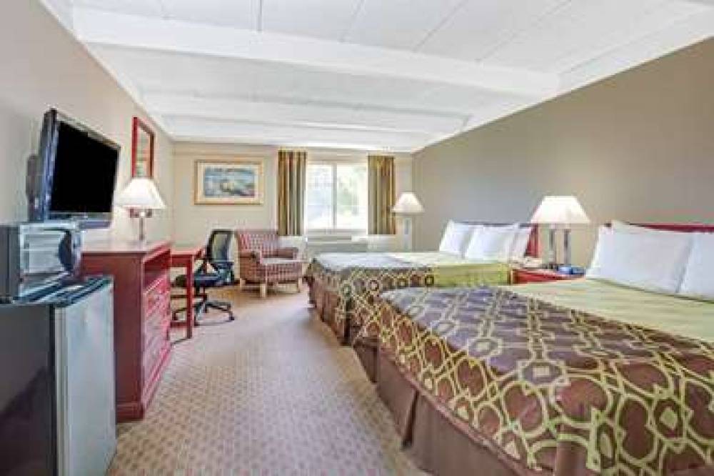 Travelodge By Wyndham, Iowa City 4