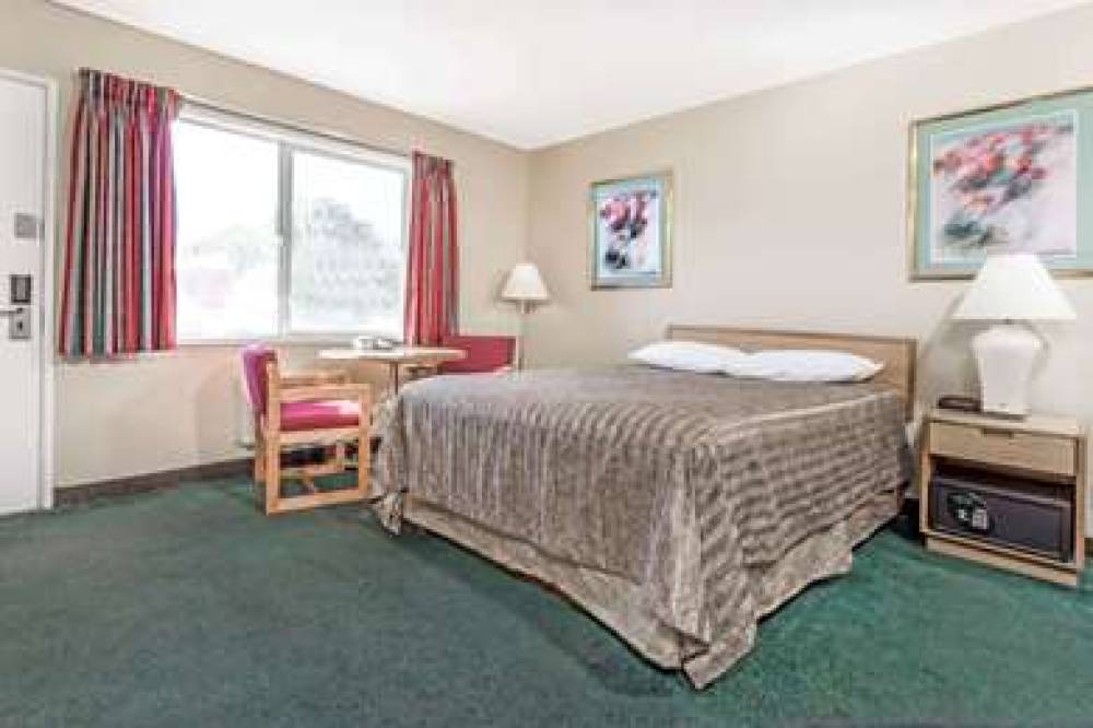 Travelodge By Wyndham La Grande 9