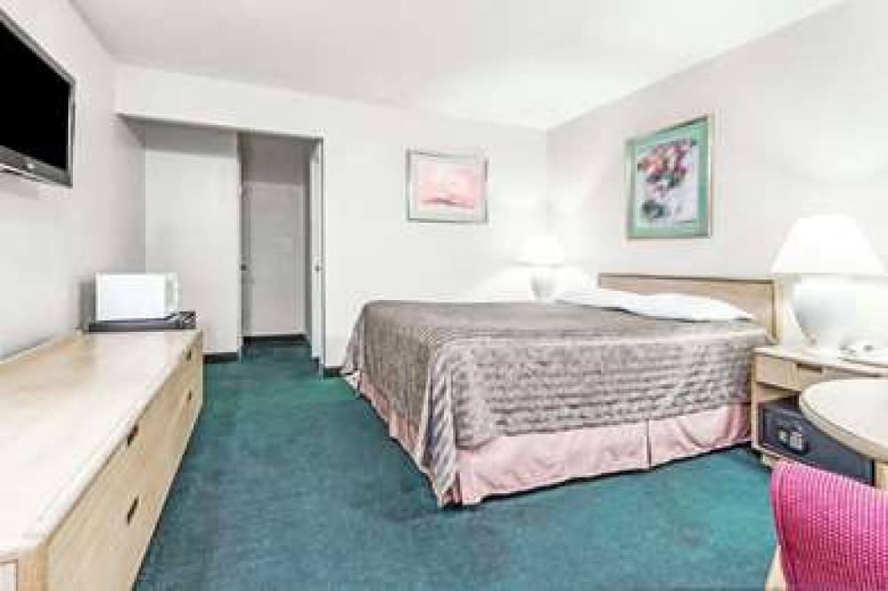 Travelodge By Wyndham La Grande 7