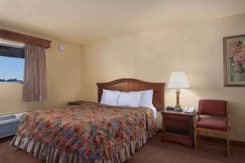 Travelodge By Wyndham Lemoore Near Naval Air Station 6