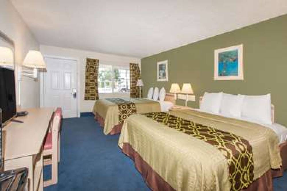 Travelodge By Wyndham, Los Banos CA 9