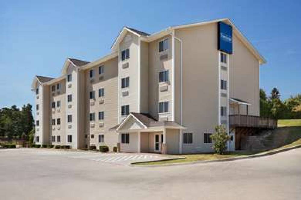 TRAVELODGE BY WYNDHAM MCALESTER 1