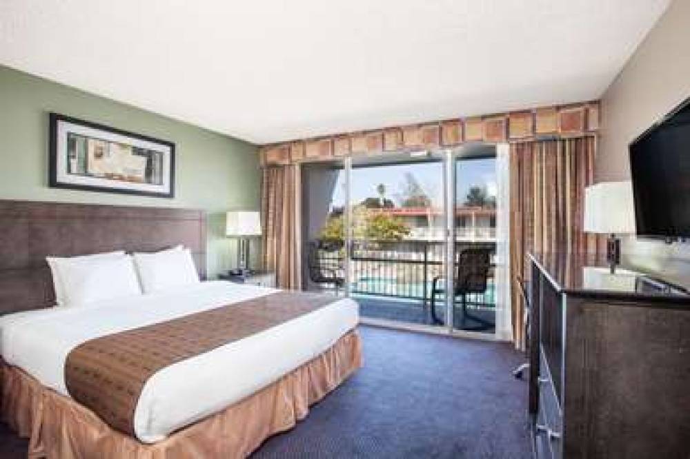 Travelodge By Wyndham Monterey Bay 10