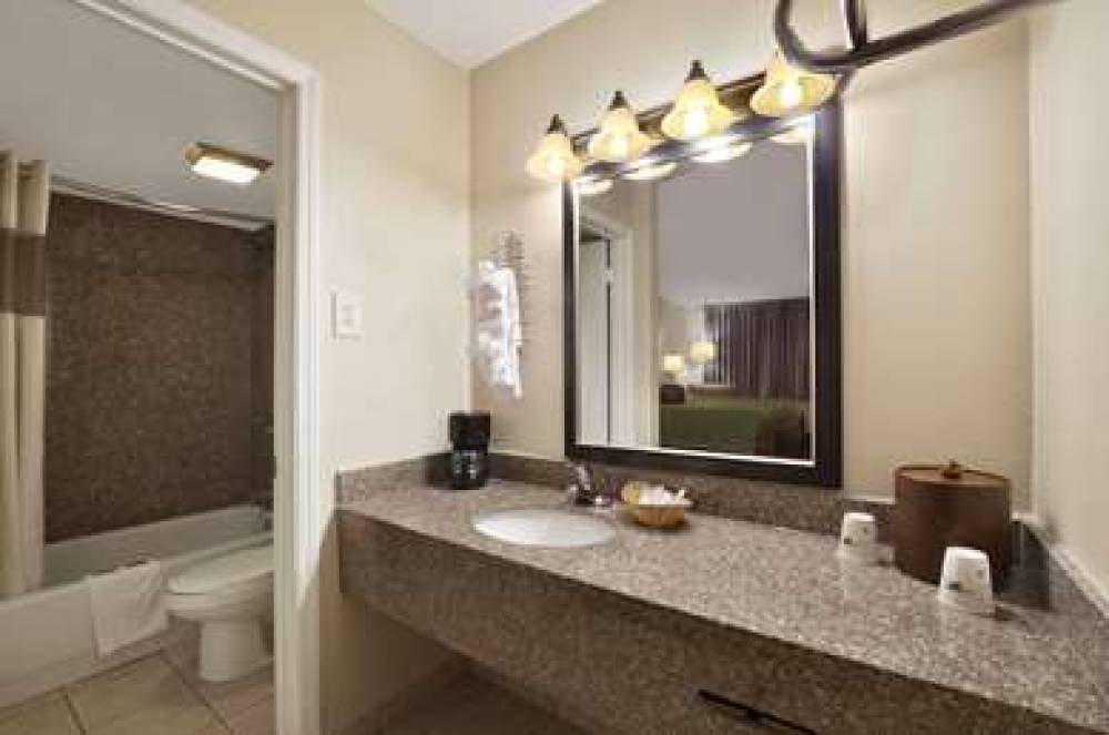 Travelodge By Wyndham New Orleans West Harvey Hotel 5