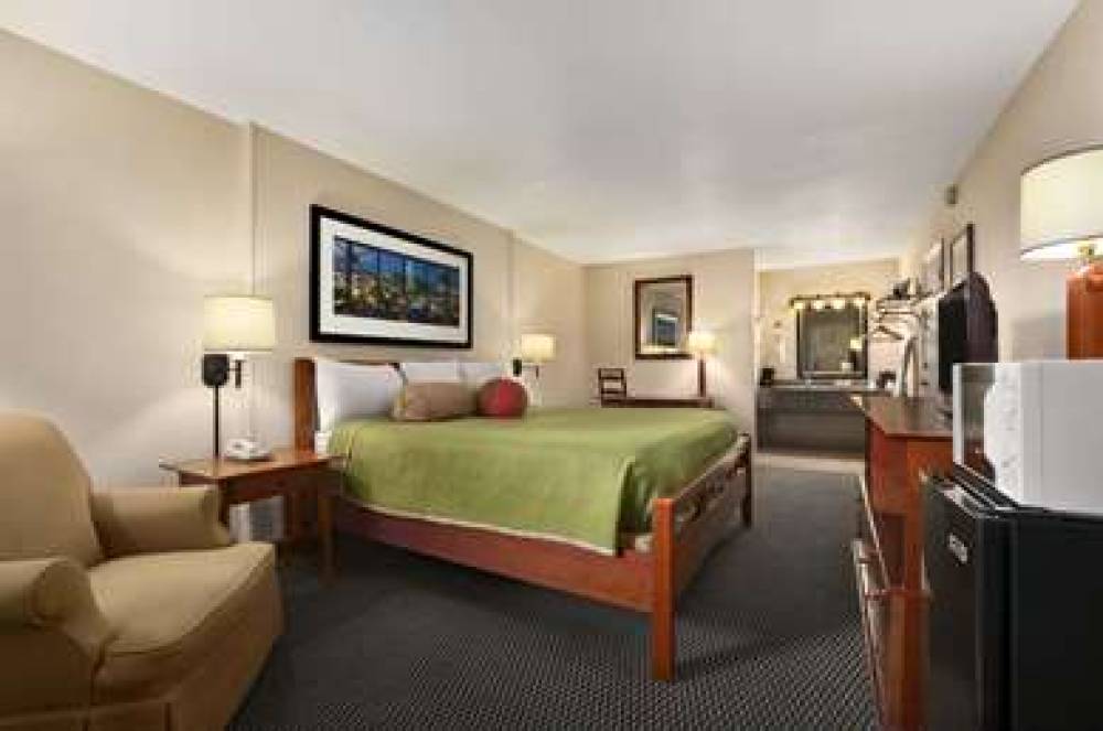 Travelodge By Wyndham New Orleans West Harvey Hotel 8