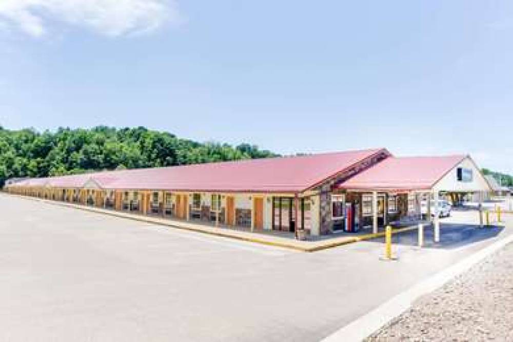 Travelodge By Wyndham, Parkersburg 1