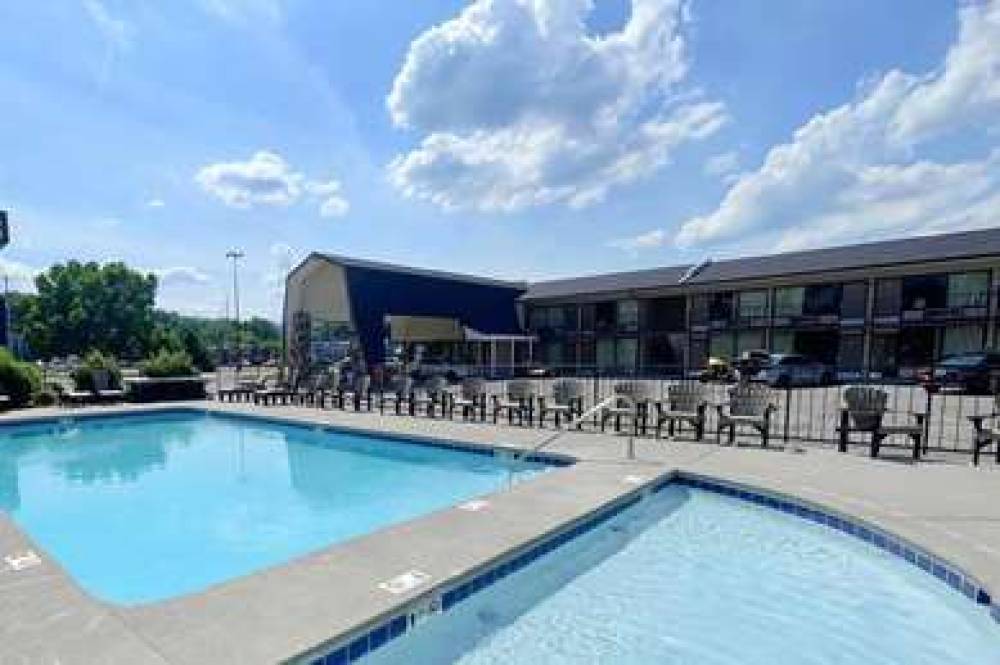 TRAVELODGE BY WYNDHAM PIGEON FORGE 6