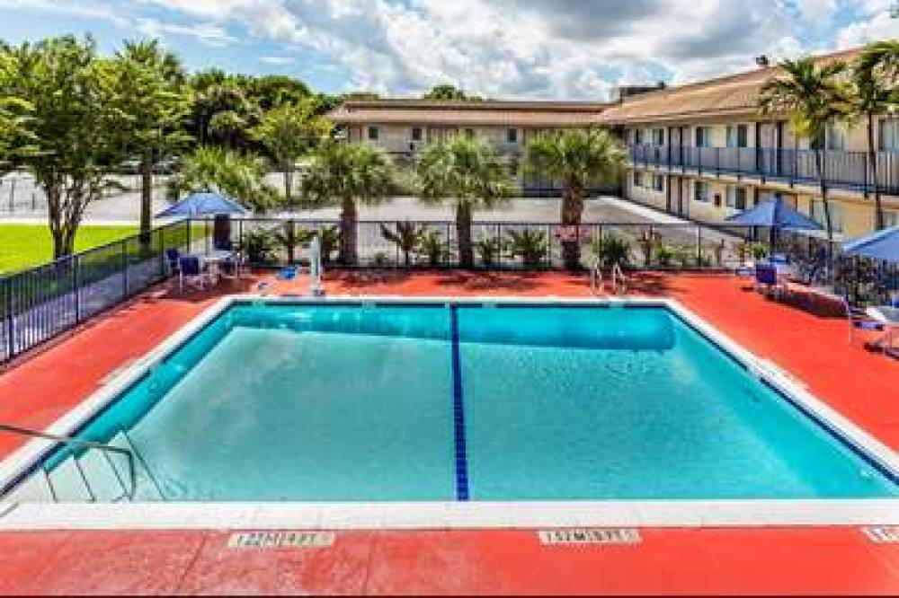 Travelodge By Wyndham, Riviera Beach/West Palm 4