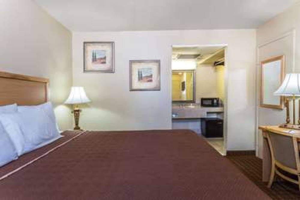 Travelodge By Wyndham, Riviera Beach/West Palm 8