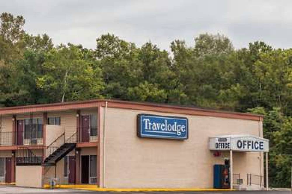 Travelodge By Wyndham Seymour 1