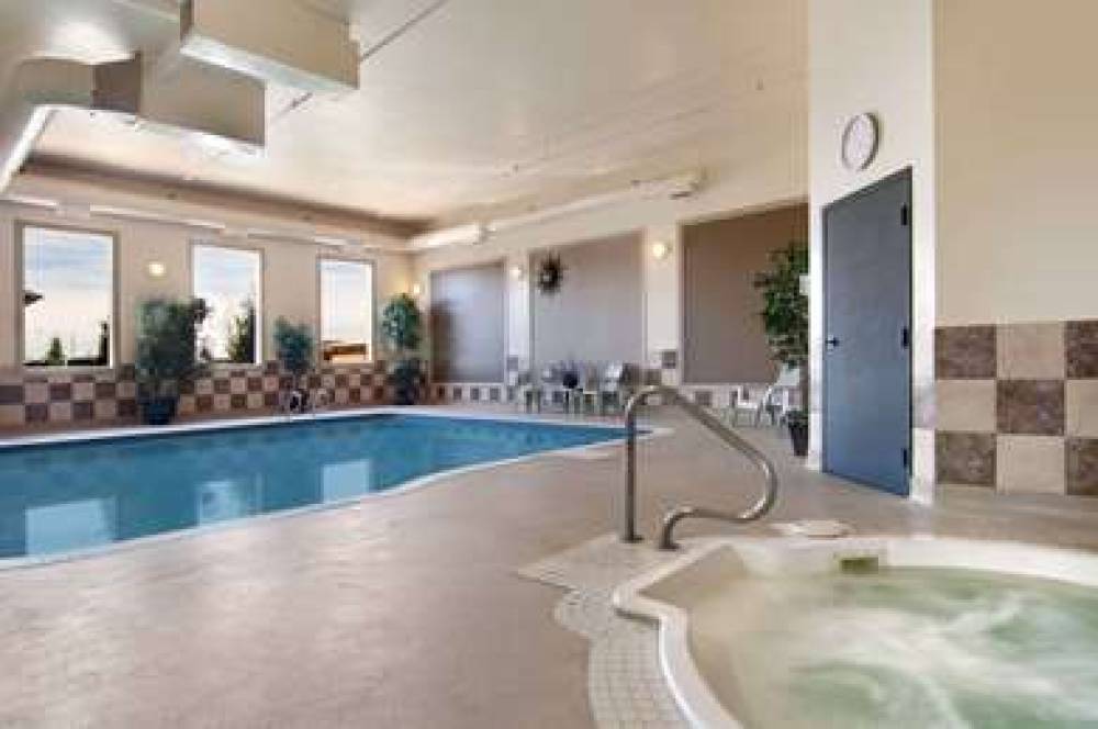 Travelodge By Wyndham Stony Plain 4