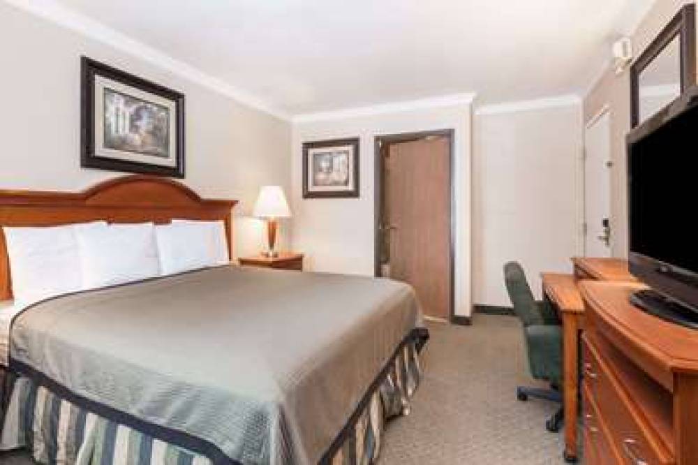 TRAVELODGE BY WYNDHAM SYLMAR CA 10