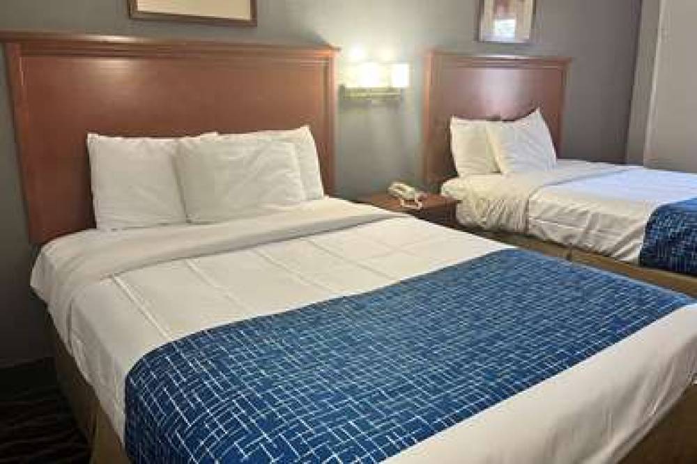 Travelodge By Wyndham Terre Haute 4