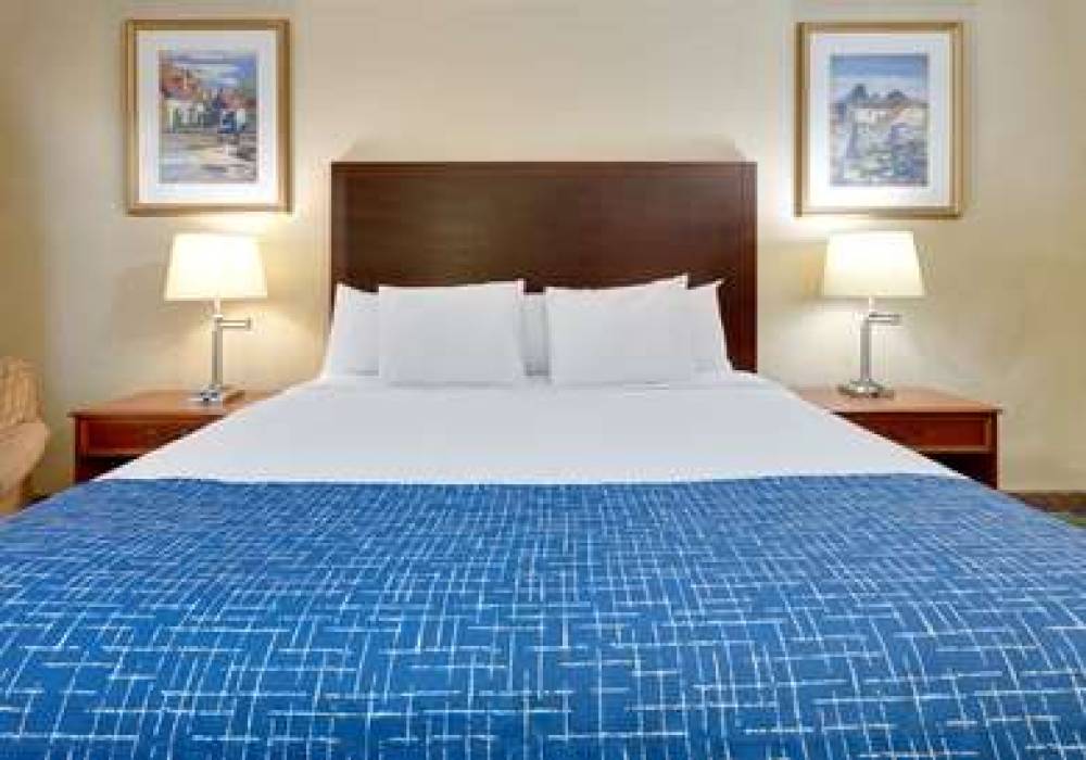 TRAVELODGE BY WYNDHAM TEXARKANA 7