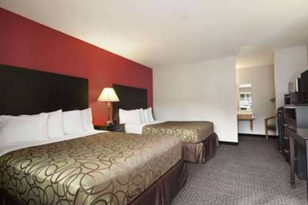 Travelodge By Wyndham, Traverse City MI 9