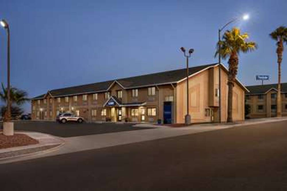 TRAVELODGE BY WYNDHAM YUMA 2