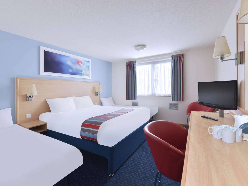 Travelodge Frimley 1