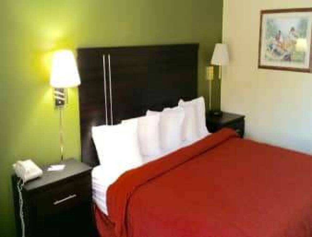 TRAVELODGE KNOXVILLE EAST 3