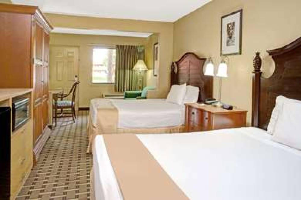 Travelodge Suites By Wyndham Kissimmee Orange 10