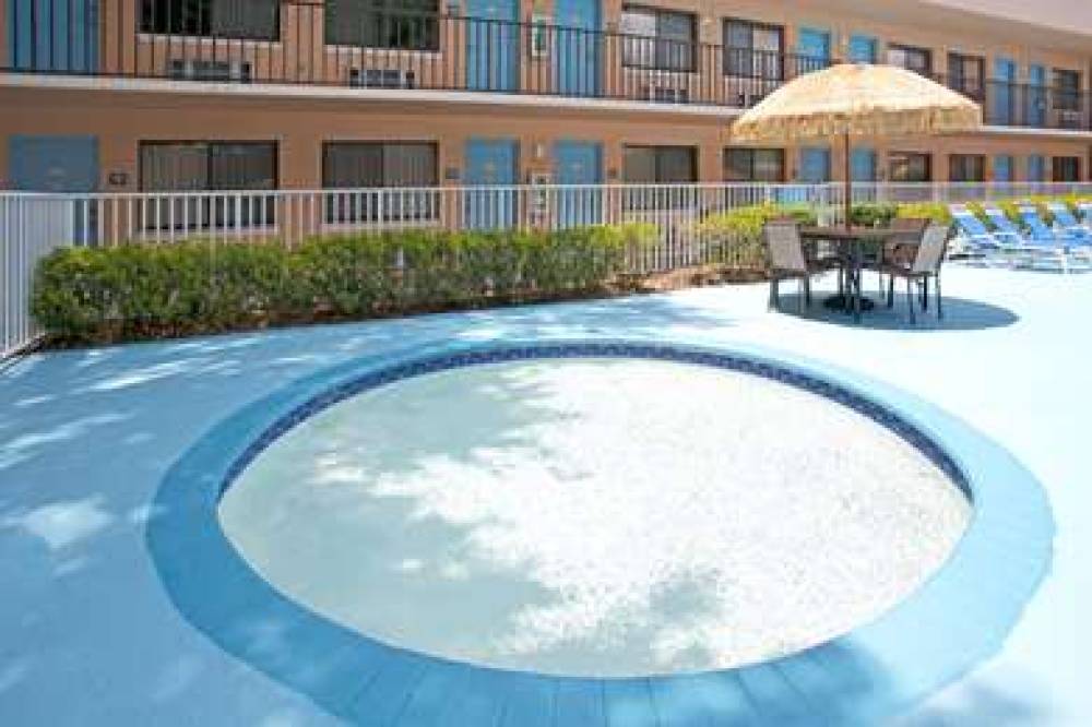 Travelodge Suites By Wyndham Kissimmee Orange 6