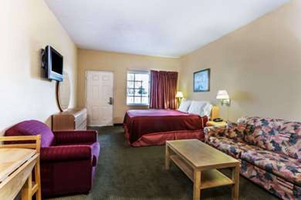 Travelodge Suites By Wyndham, Lake Okeechobee 9