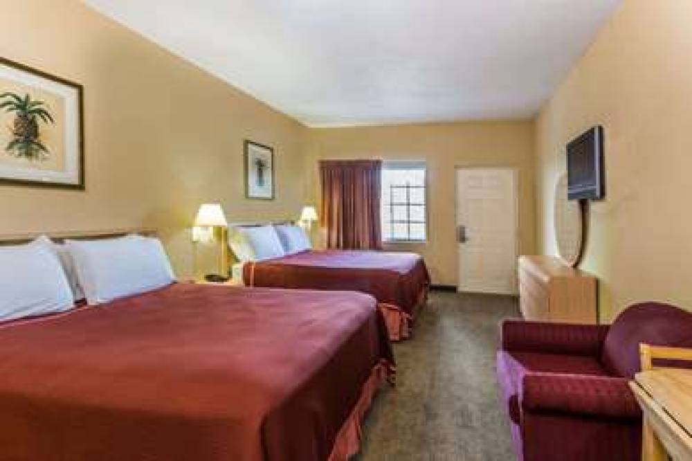 Travelodge Suites By Wyndham, Lake Okeechobee 5