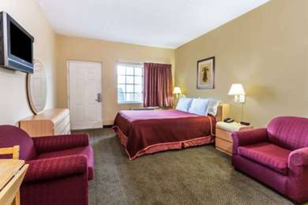 Travelodge Suites By Wyndham, Lake Okeechobee 4