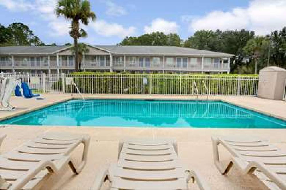 Travelodge Suites By Wyndham, MacClenny 4