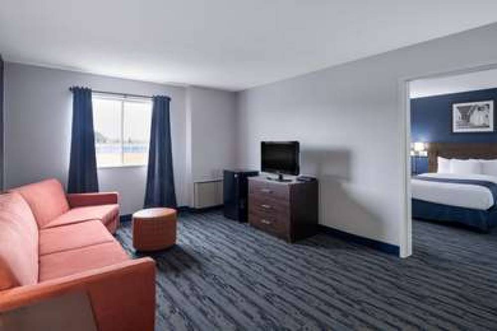 Travelodge Suites By Wyndham Saint John 10