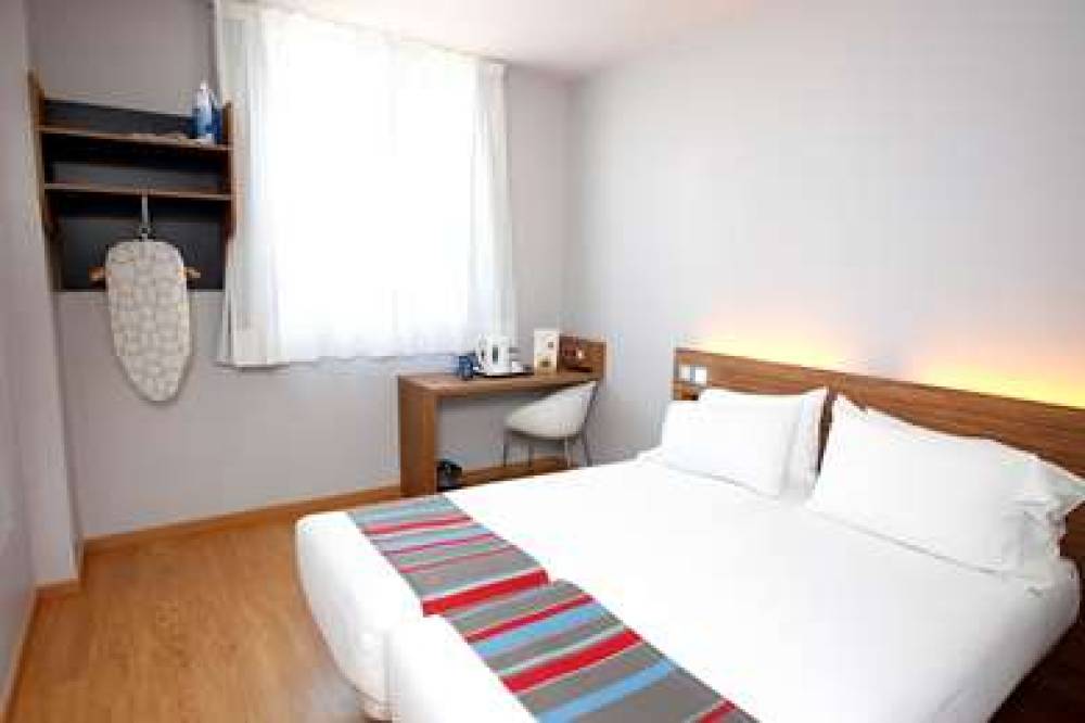 TRAVELODGE VALENCIA AEROPUERTO 9