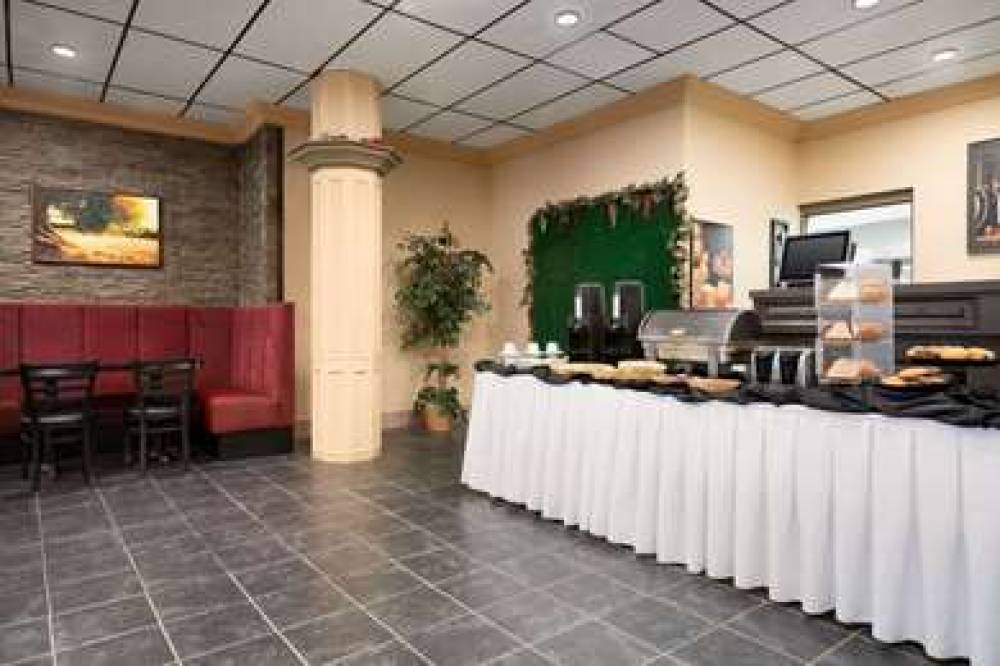 TRAVELODGE WHITECOURT 7