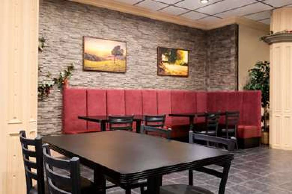 TRAVELODGE WHITECOURT 6