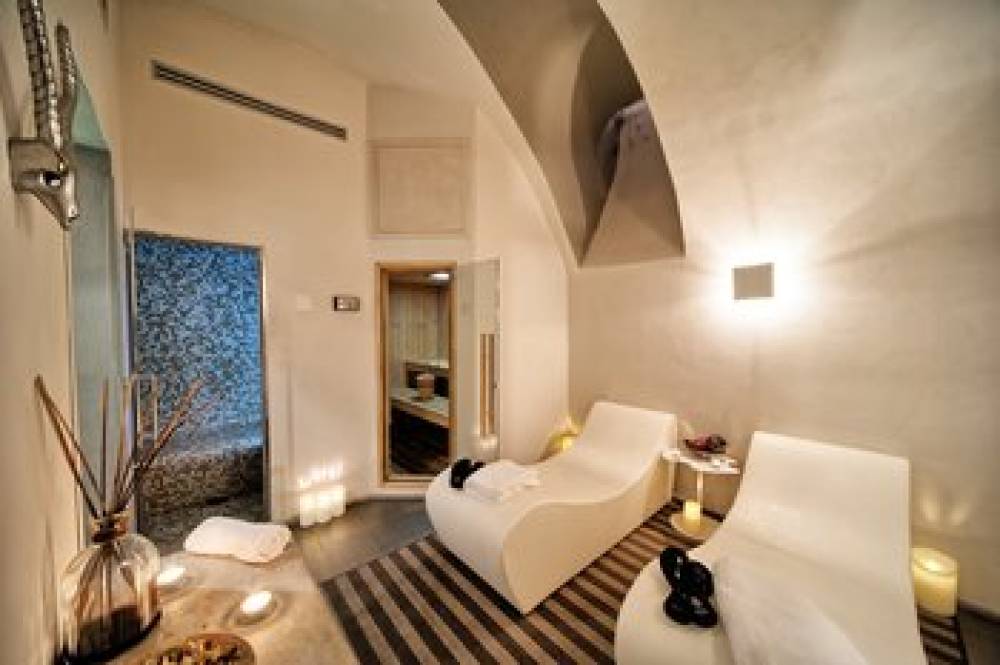 TREVI PALACE LUXURY INN 10