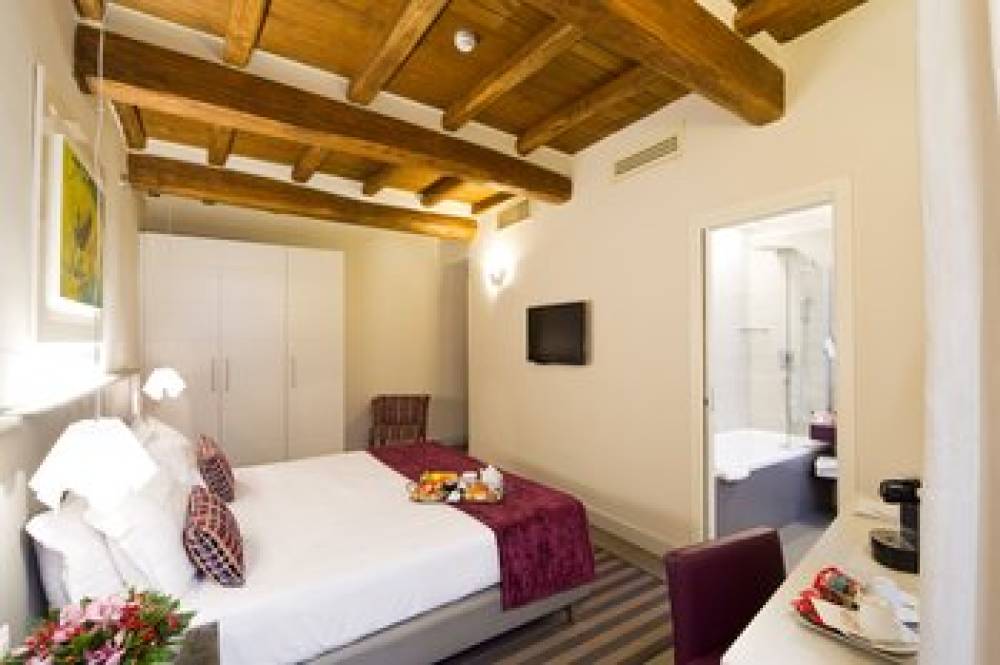 Trevi Palace Luxury Inn