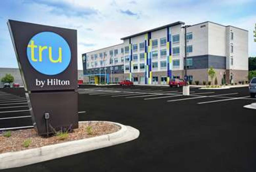 TRU BY HILTON GRAND RAPIDS AIRPORT 4