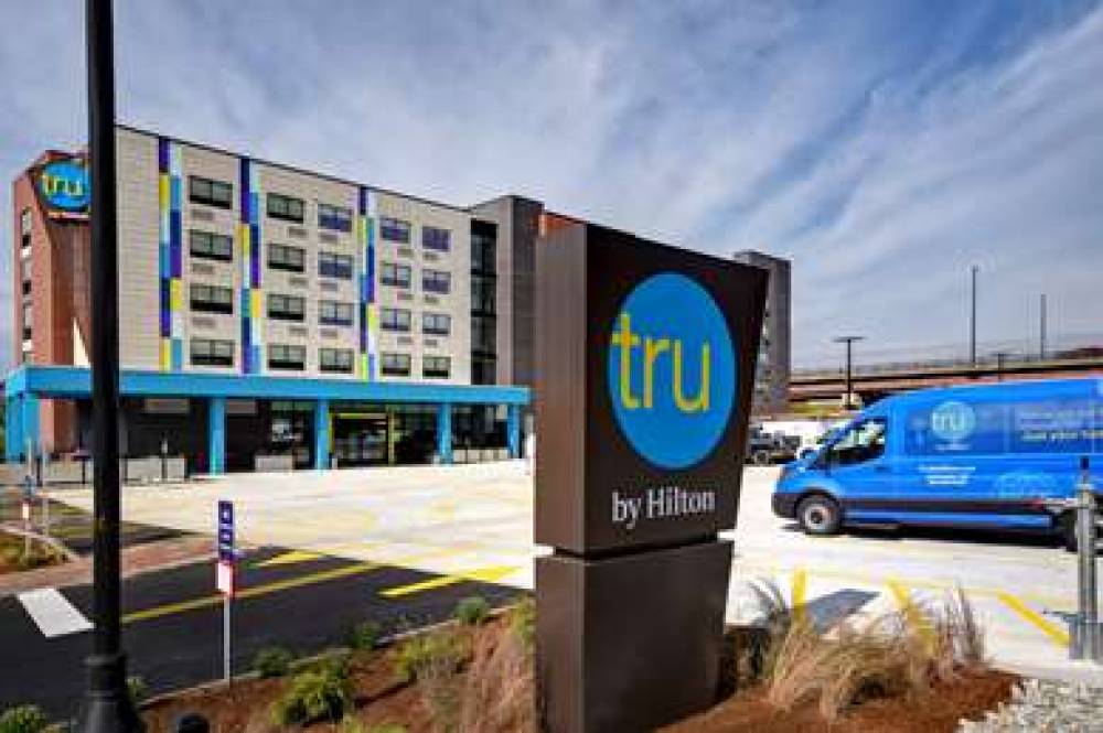 TRU BY HILTON MANCHESTER DOWNTOWN 5