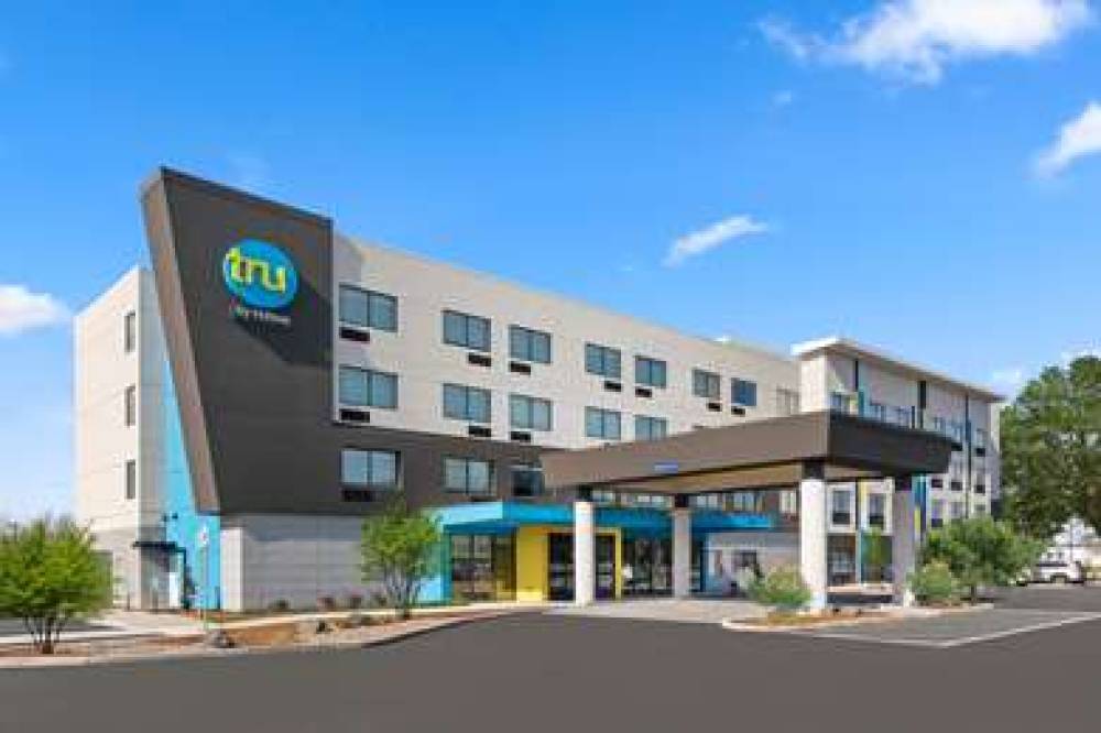 TRU BY HILTON PORTLAND AIRPORT 2