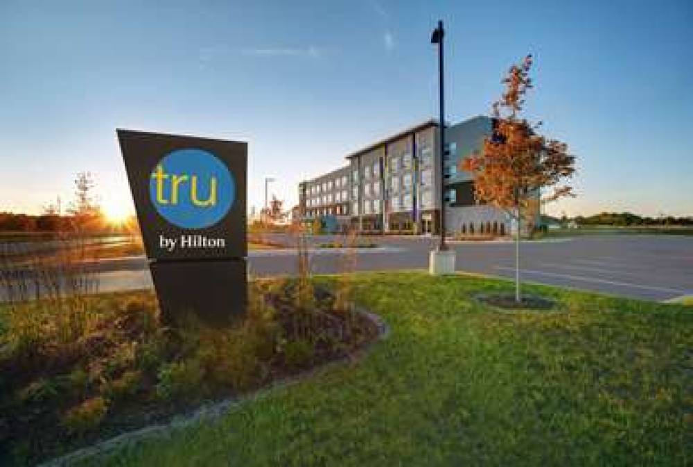 TRU BY HILTON STOUGHTON 5