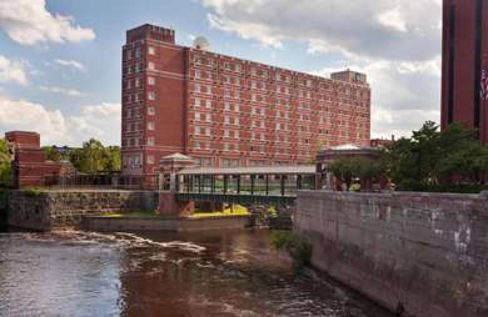 Umass Lowell Inn And Conference Cen