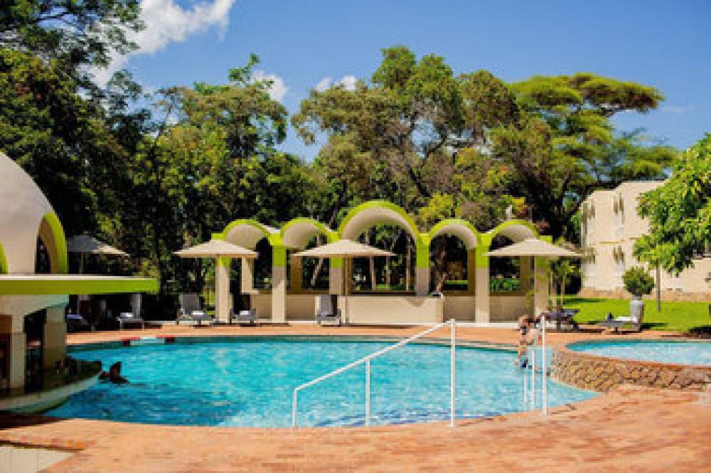 VICTORIA FALLS RAINBOW HOTEL 3