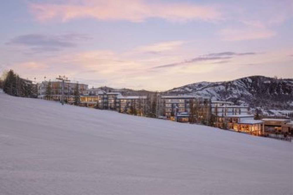 Viewline Resort Snowmass Autograph Collection 5