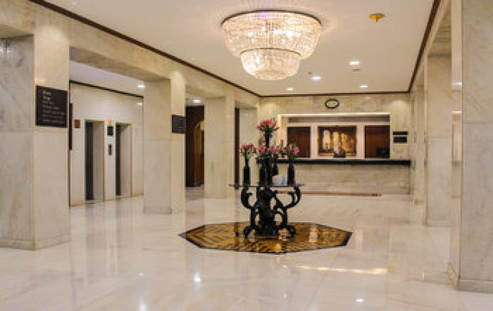 Vivanta By Taj Ambassador 3