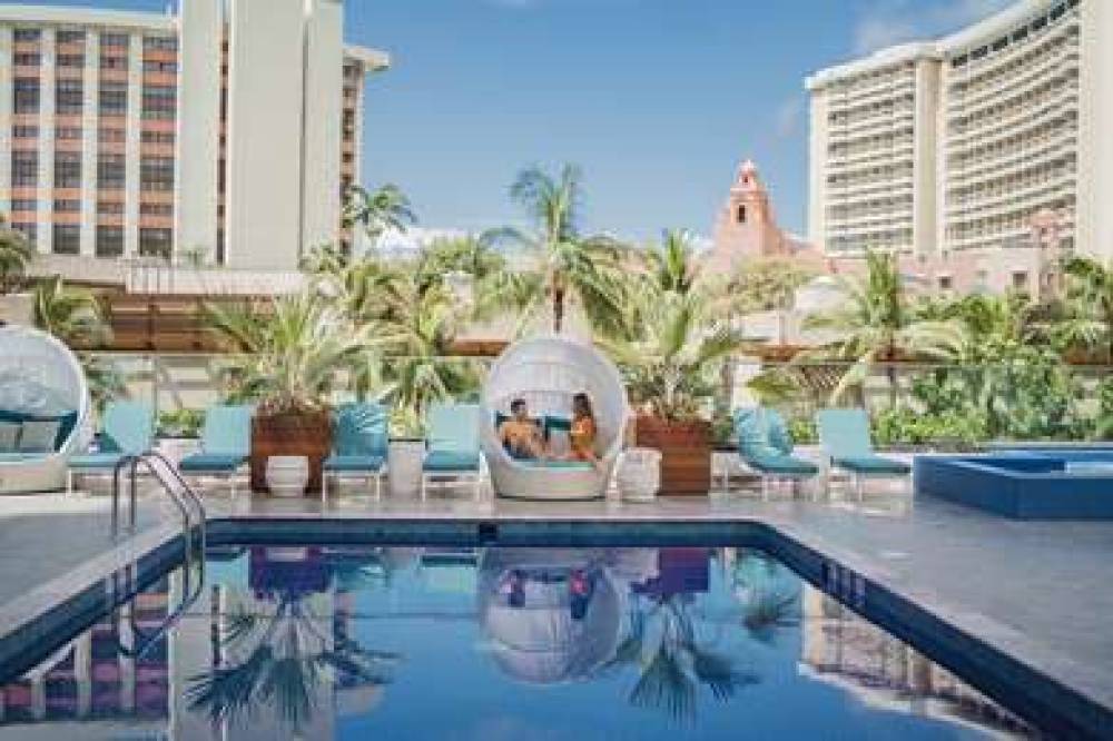 Waikiki Beachcomber Resort 1