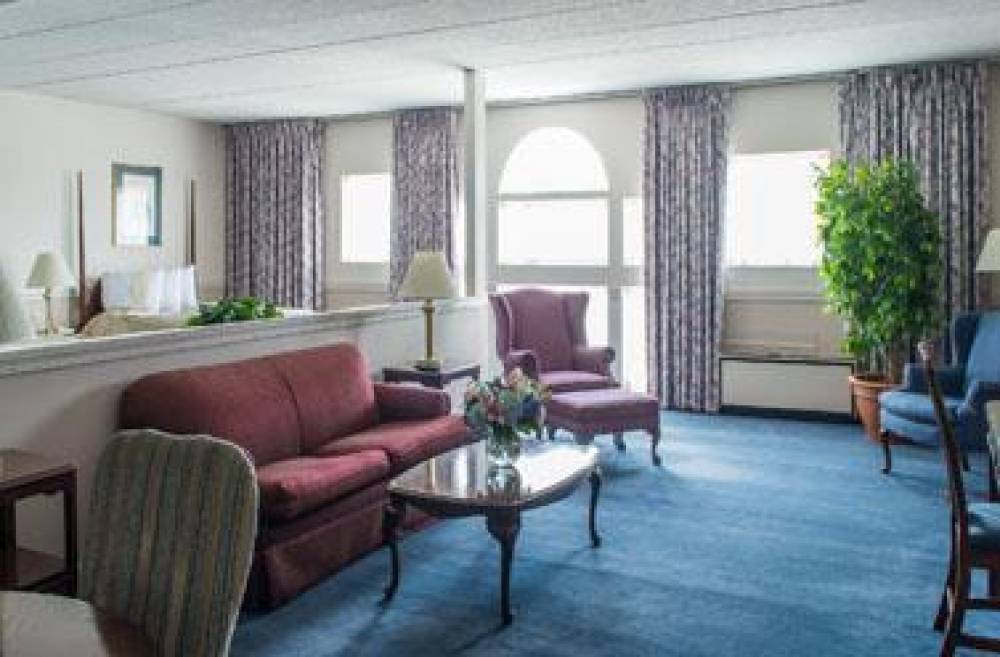 WESTFORD REGENCY INN AND CONFERENCE 8