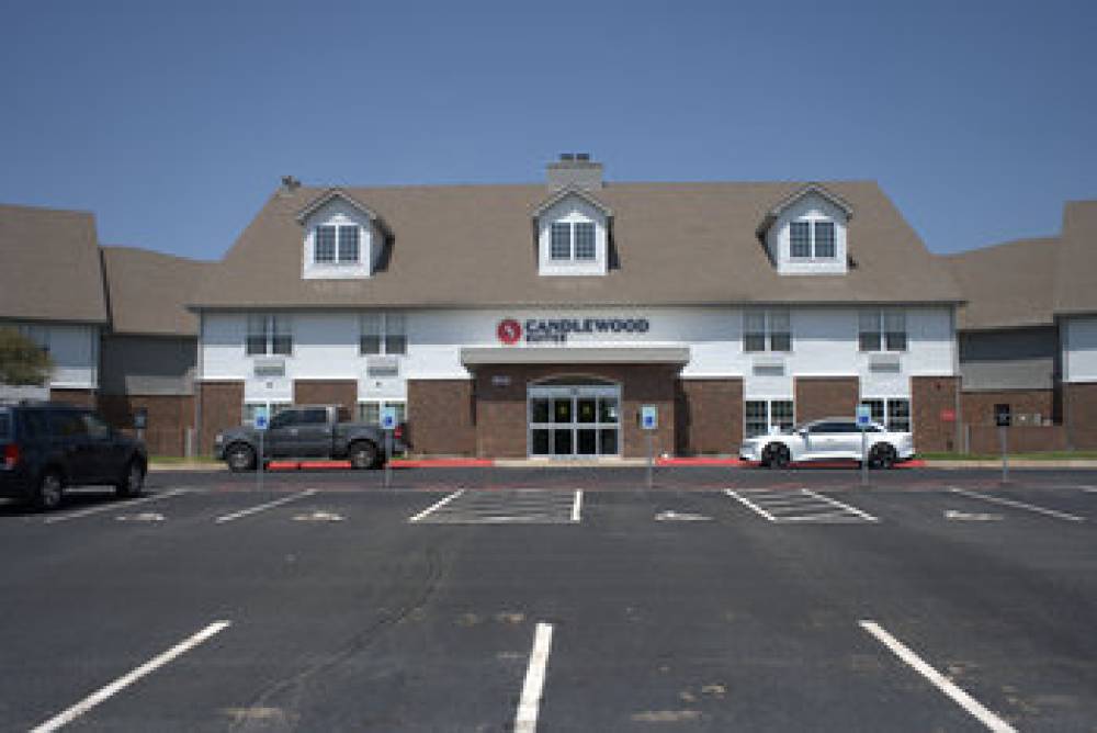 WICHITA WEST INN AND SUITES 8