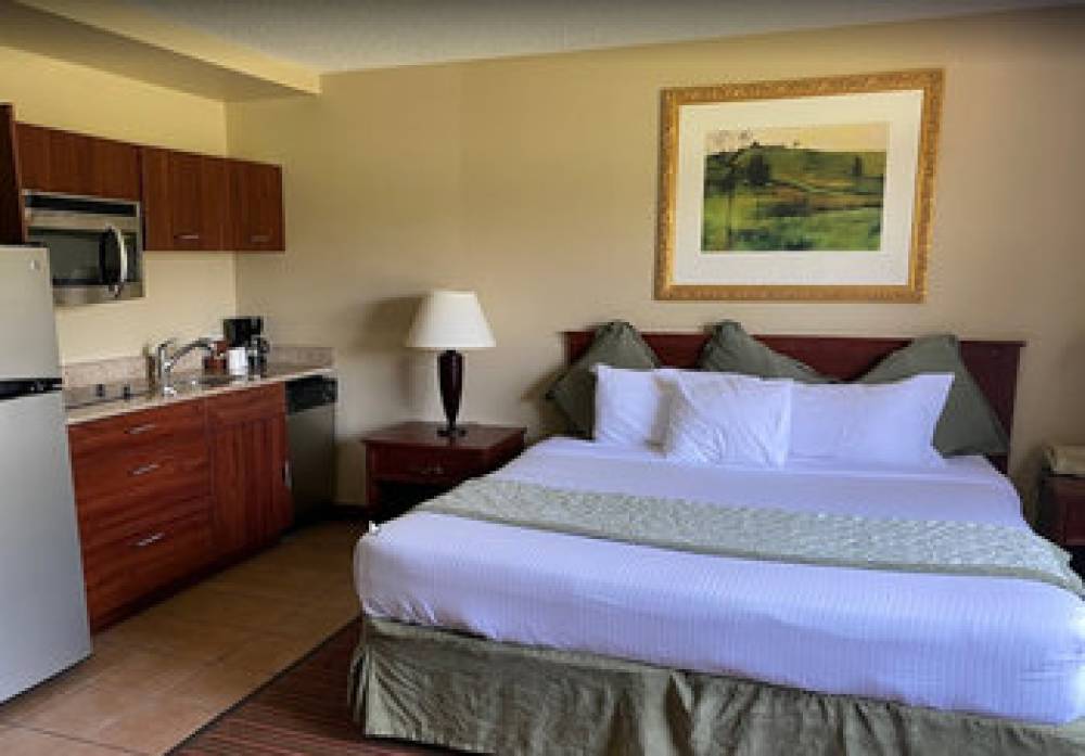 WICHITA WEST INN AND SUITES 5