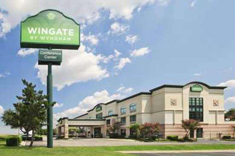 Wingate By Wyndham Round Rock Hotel & Conference Center 1