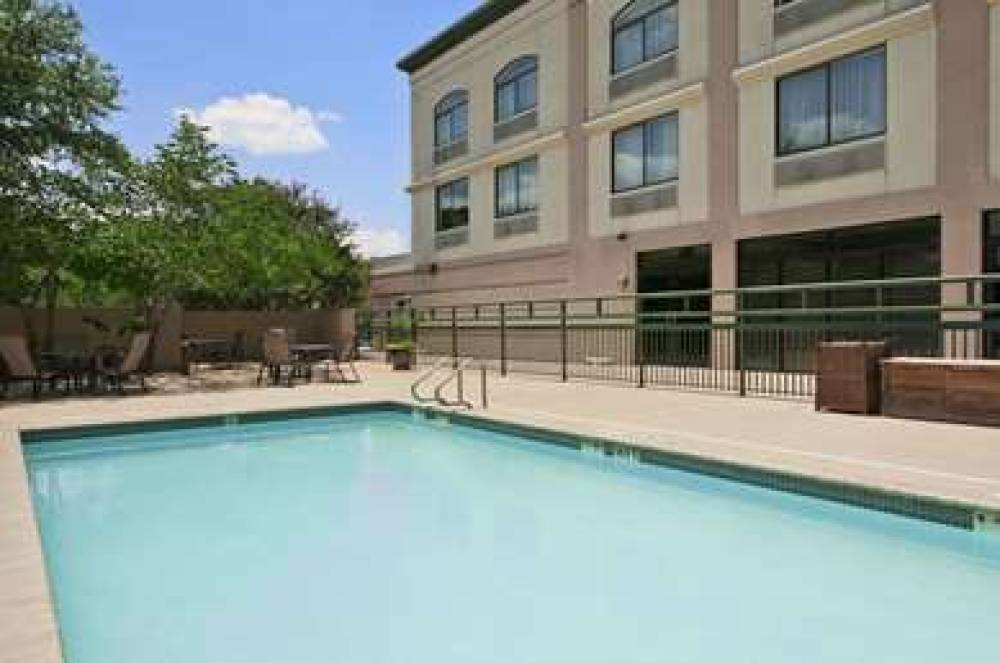 Wingate By Wyndham Round Rock Hotel & Conference Center 4